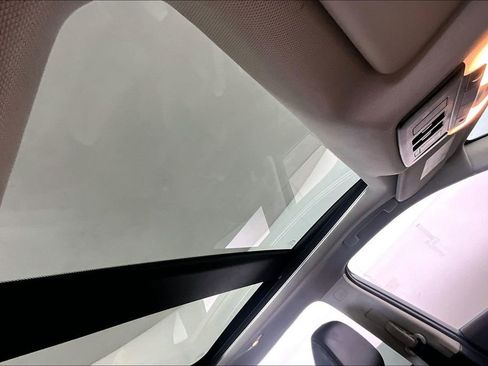 Used 2023 Nissan Rogue SL image 22