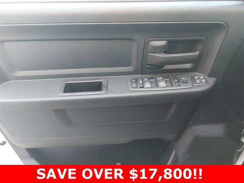 Used 2024 RAM 2500 Tradesman w/ Chrome Appearance Group image 26