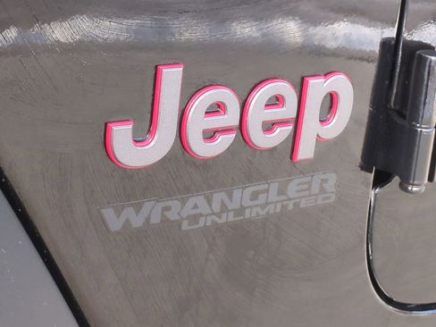 Used 2020 Jeep Wrangler Unlimited Rubicon w/ Dual Top Group image 12