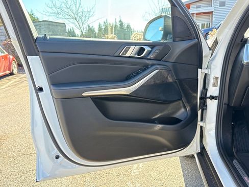 Used 2025 BMW X5 xDrive40i image 12