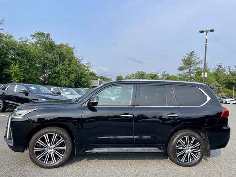 Used 2019 Lexus LX 570 4WD w/ Luxury Package image 8