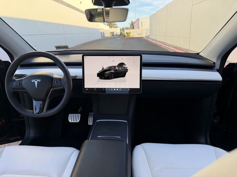 Used 2022 Tesla Model Y Performance AWD/4WD image 13