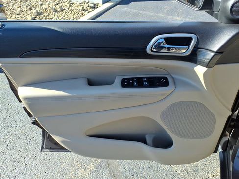 Certified 2020 Jeep Grand Cherokee Laredo image 14