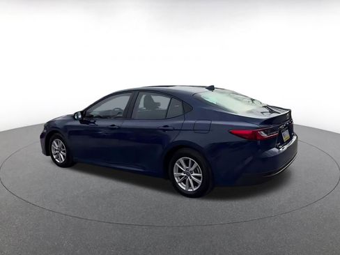 Used 2025 Toyota Camry LE image 10