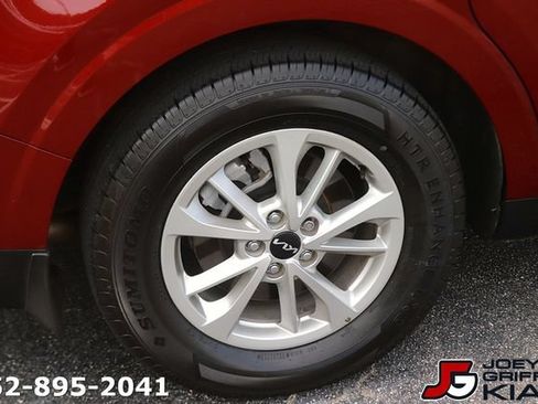 Certified 2024 Kia Carnival LX FWD image 9
