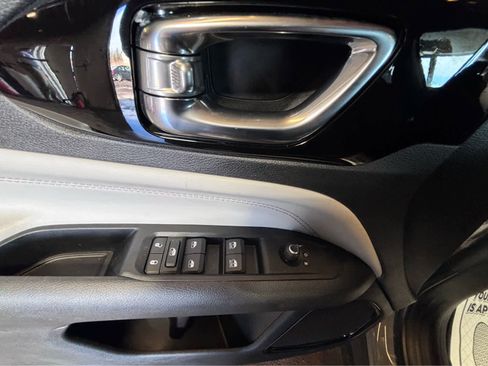 Used 2022 Jeep Compass Limited image 19