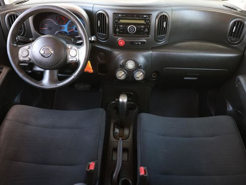 Used 2011 Nissan Cube 1.8 S w/ Interior Designer Pkg FWD image 2