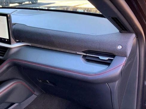 Certified 2025 Ford Explorer ST-Line w/ ST-Line Street Pack image 17