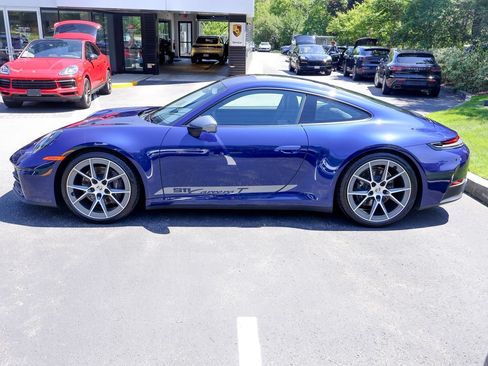 Certified 2025 Porsche 911 Carrera T RWD image 2