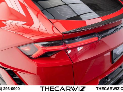 Used 2023 Lamborghini Urus Performante AWD/4WD image 25