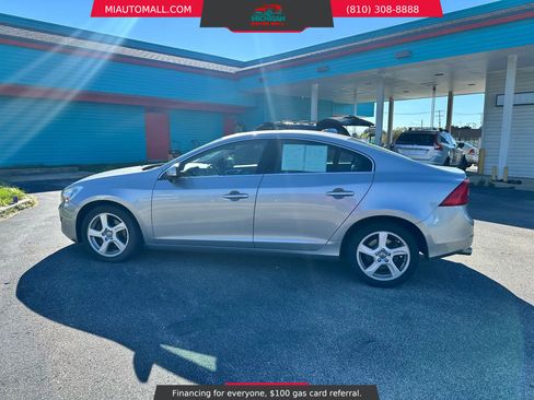 Used 2013 Volvo S60 T5 image 2