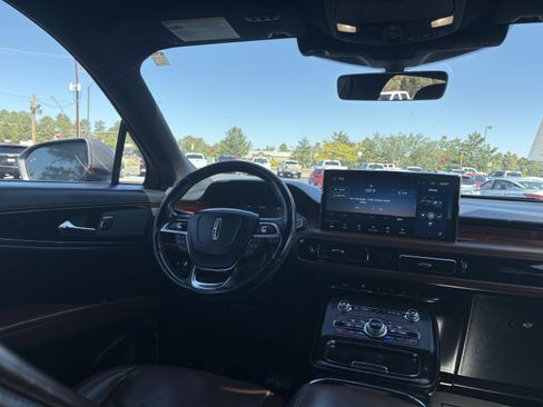Used 2022 Lincoln Nautilus Reserve FWD image 12