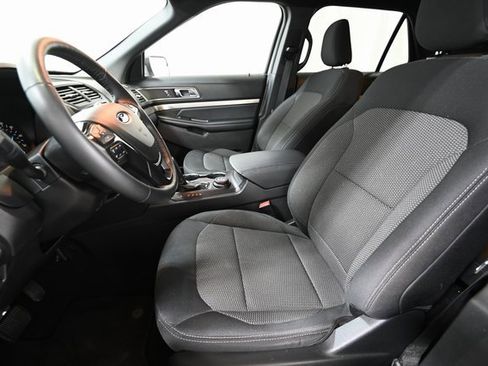 Used 2019 Ford Explorer XLT w/ Class III Trailer Tow Package image 7