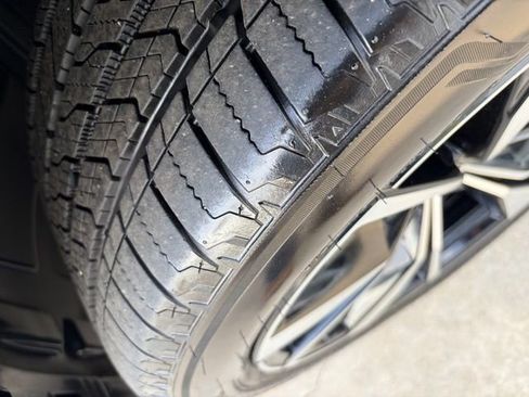 Used 2025 Volkswagen Atlas Cross Sport SEL Premium R-Line image 25