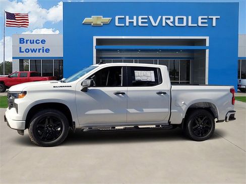 New 2026 Chevrolet Silverado 1500 Custom image 2