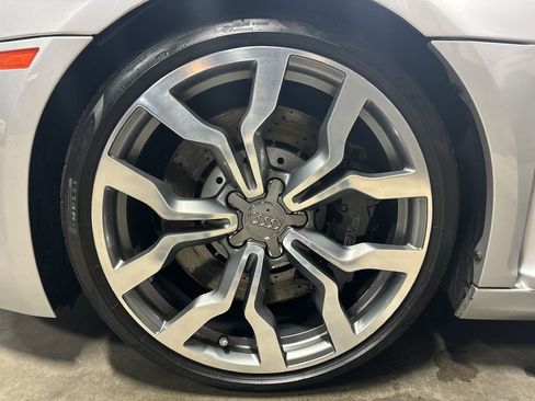 Used 2011 Audi R8 V10 image 43