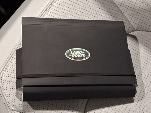 Certified 2025 Land Rover Defender 110 X-Dynamic SE image 26