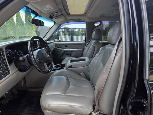 Used 2006 GMC Sierra 1500 SLE w/ Onstar Plus Package AWD/4WD image 9