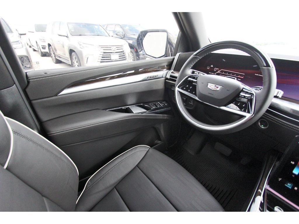 New 2027 Cadillac Escalade ESV Luxury RWD image 8