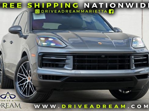Used 2025 Porsche Cayenne AWD/4WD image 2
