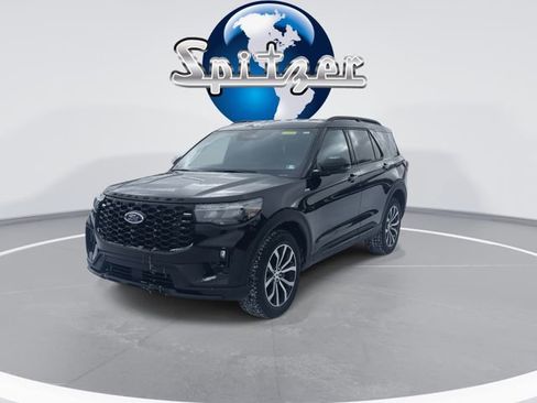 Used 2025 Ford Explorer ST-Line image 4