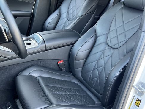 Used 2023 BMW X6 xDrive40i w/ Premium Package image 17