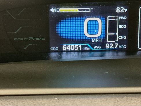 Used 2017 Toyota Prius Prime Advanced w/ Carpet Mat Package FWD image 19