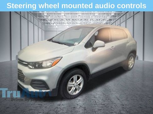Used 2021 Chevrolet Trax LS AWD/4WD image 2