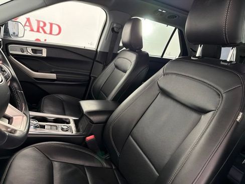 Used 2022 Ford Explorer Limited w/ Equipment Group 301A AWD/4WD image 11