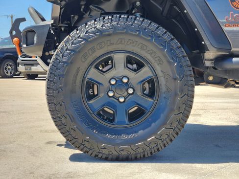 Used 2022 Jeep Gladiator Mojave AWD/4WD image 14