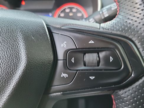 Used 2023 Chevrolet TrailBlazer RS w/ Sun and Liftgate Package image 8