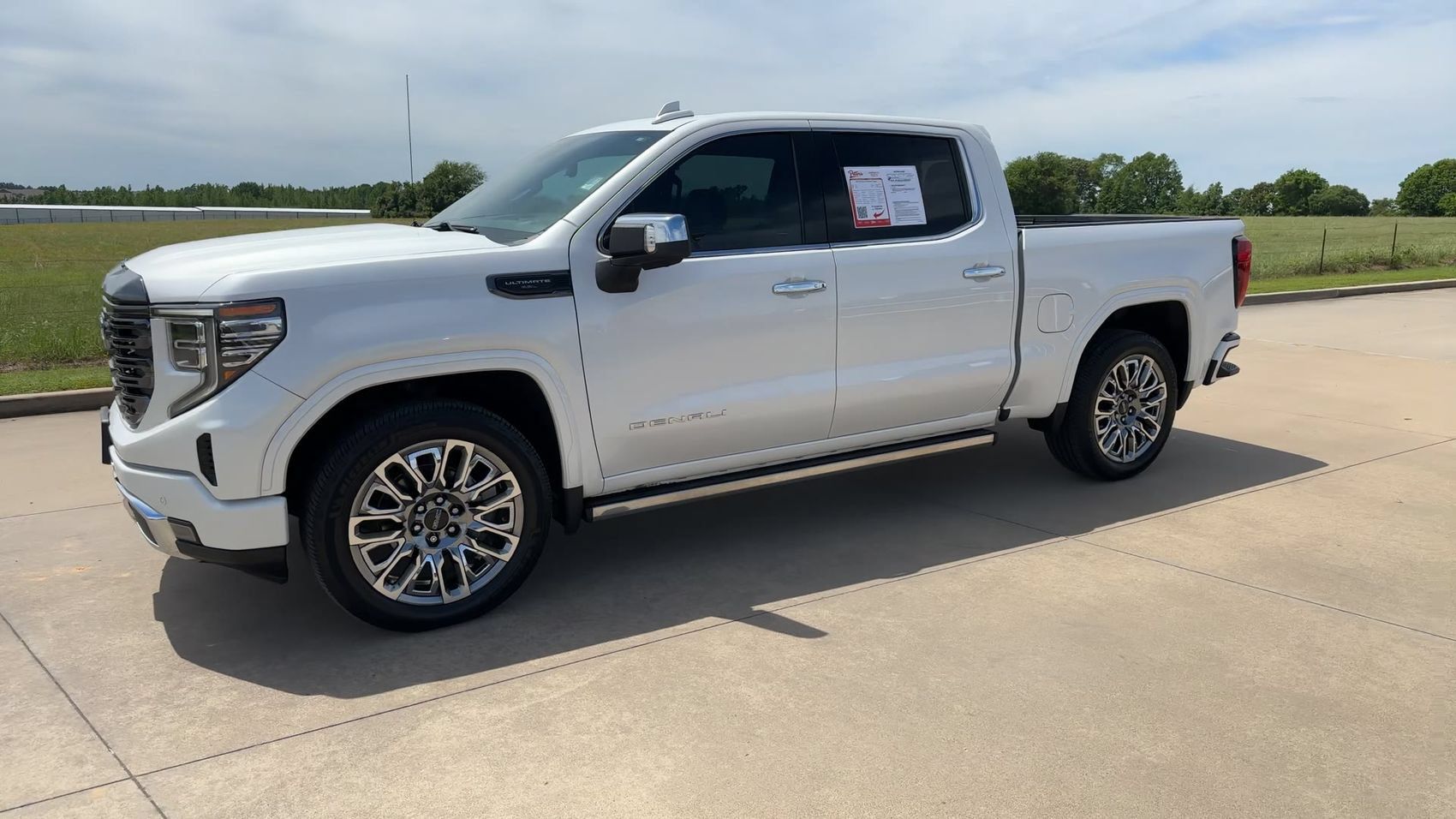 Used 2023 GMC Sierra 1500 Denali Ultimate AWD/4WD image 5