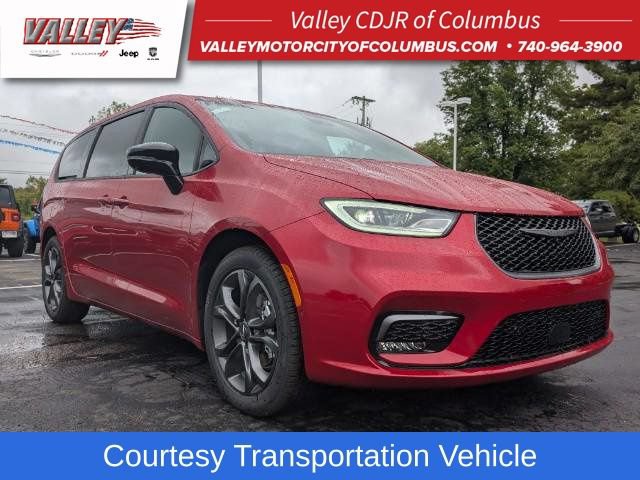 New 2026 Chrysler Pacifica Select FWD image 1