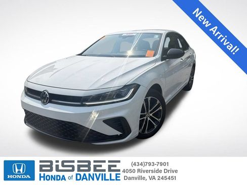 Used 2025 Volkswagen Jetta Sport FWD image 1