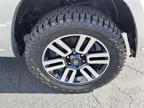 Used 2022 Toyota 4Runner Limited image 16