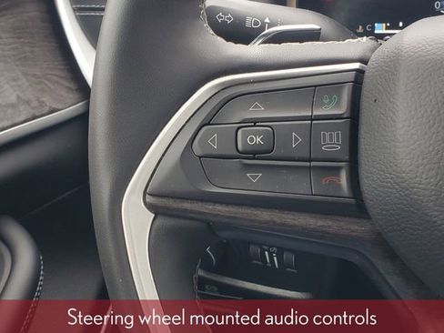 Used 2023 Jeep Grand Cherokee Limited image 24