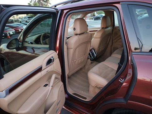 Used 2013 Porsche Cayenne GTS image 38