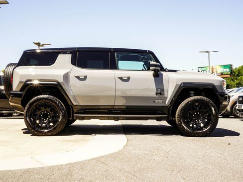 Used 2025 GMC Hummer EV 2X w/ LPO, Cargo Utility Package AWD/4WD image 6