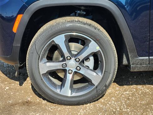New 2026 Jeep Grand Cherokee Limited RWD image 7