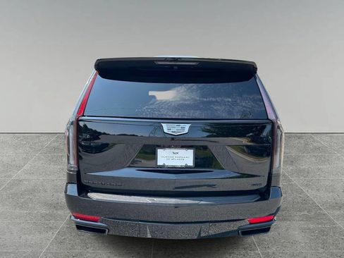 Certified 2024 Cadillac Escalade Sport Platinum w/ LPO, ONYX Package AWD/4WD image 4