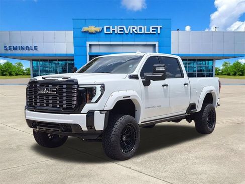 Used 2025 GMC Sierra 3500 Denali Ultimate AWD/4WD image 2