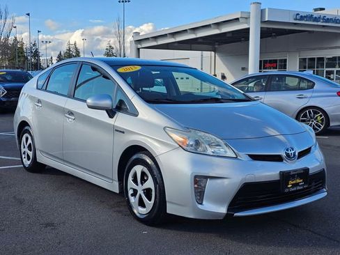 Used 2013 Toyota Prius Three w/ Solar Roof Pkg image 9