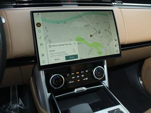 Used 2023 Land Rover Range Rover SE image 17