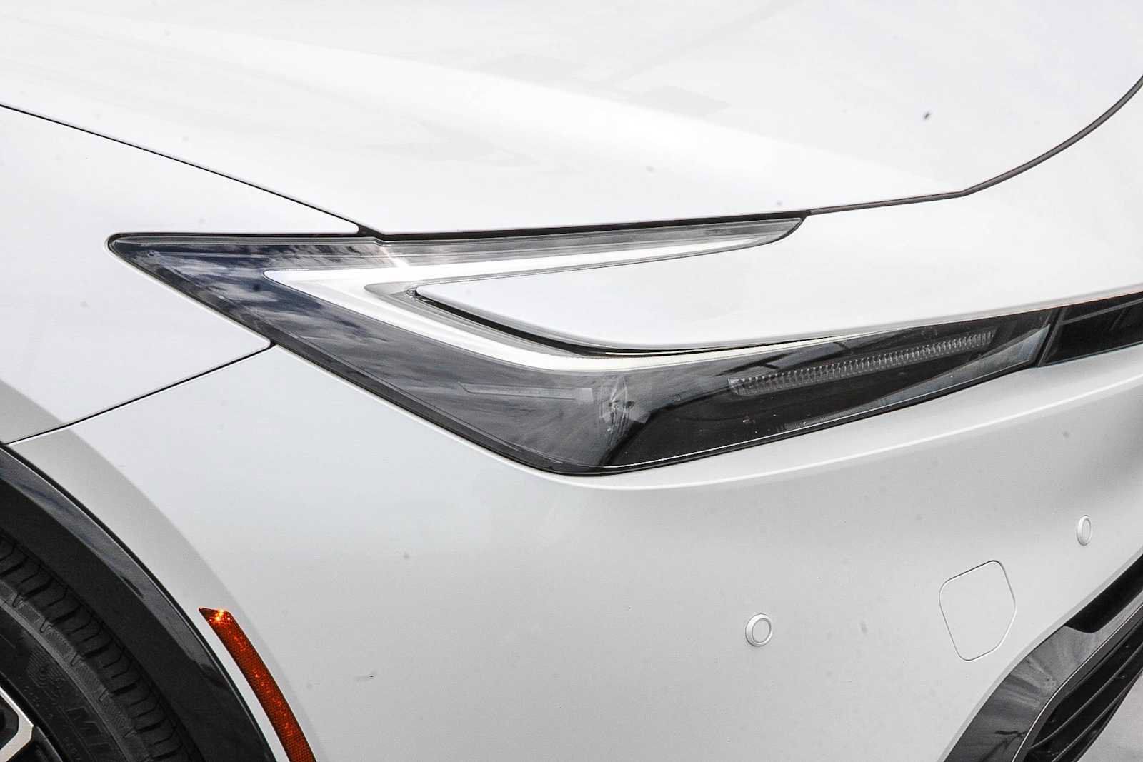 Used 2024 Toyota Prius XLE FWD image 4