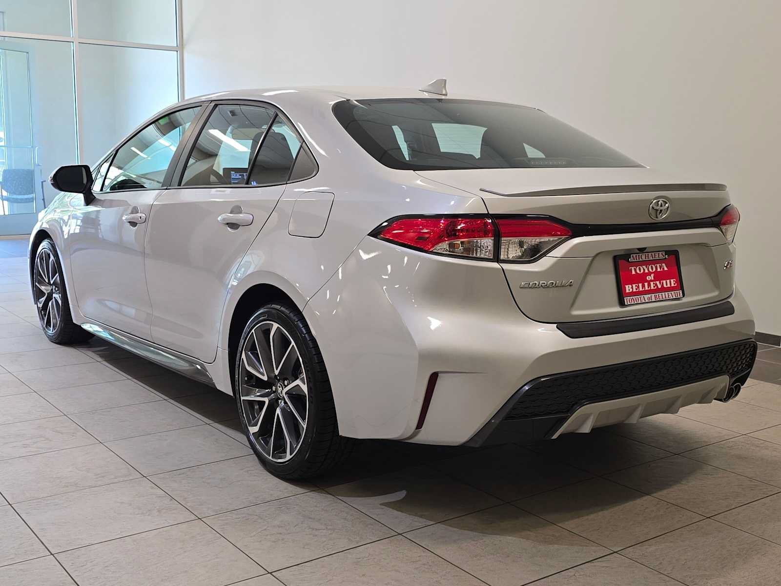 Used 2020 Toyota Corolla SE FWD image 4