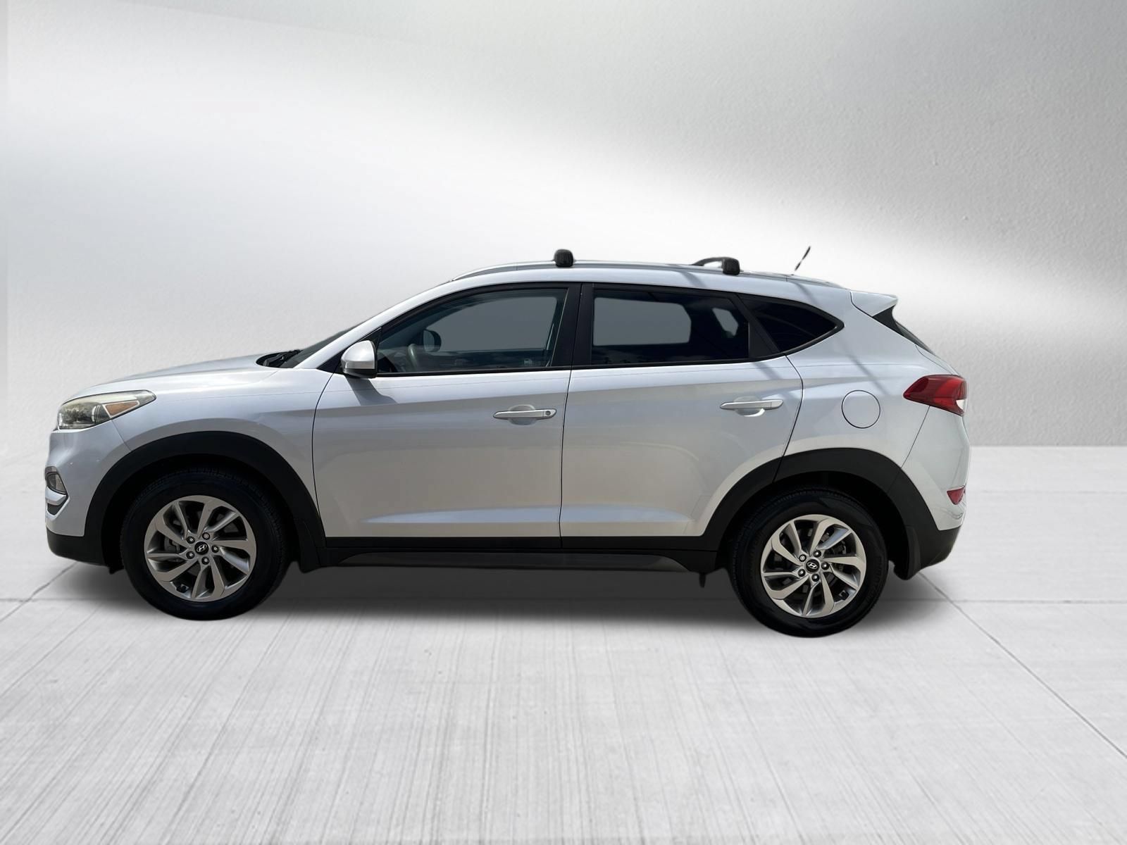 Used 2016 Hyundai Tucson SE w/ Option Group 02 FWD image 4