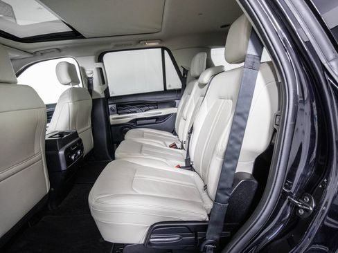 Used 2019 Ford Expedition Platinum RWD image 11