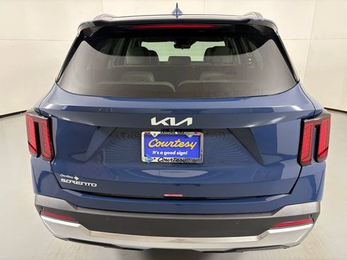 New 2026 Kia Sorento S w/ S Panoramic Sunroof Package image 7