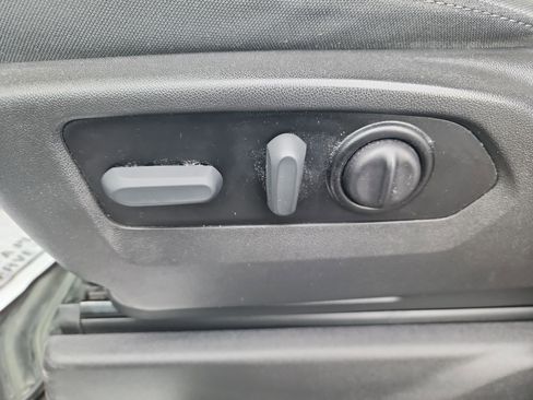 Used 2022 Chevrolet Silverado 2500 LT w/ Convenience Package image 12