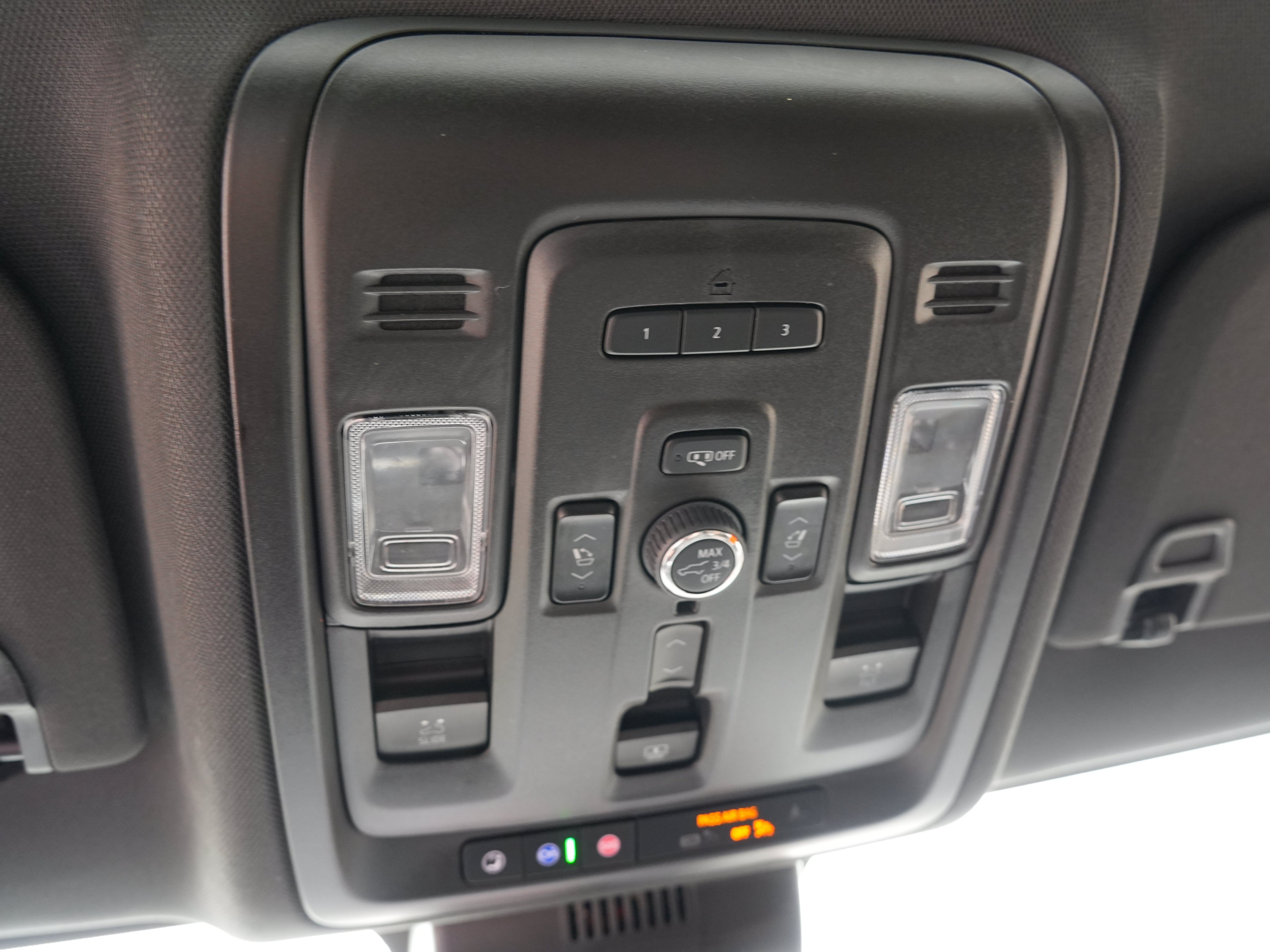 Used 2023 GMC Yukon XL AT4 w/ AT4 Premium Package AWD/4WD image 27